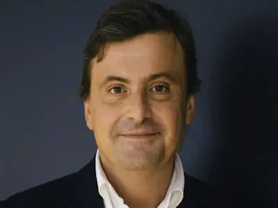 Carlo Calenda raccomanda Zyverium